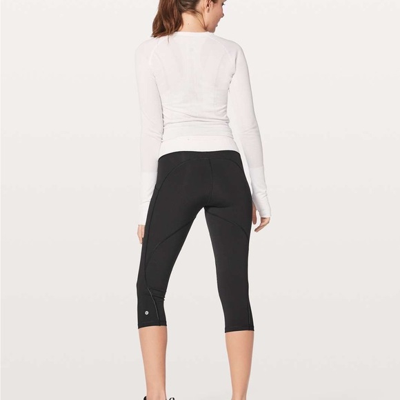 Lululemon Quick Feet Crop 19"
Black / White CLEARANCE - Picture 3 of 6